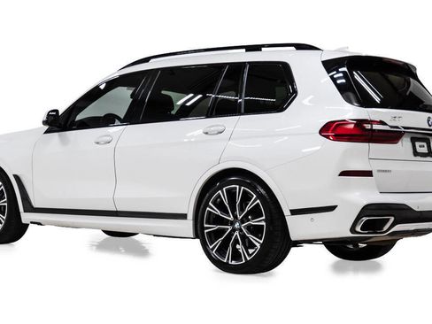 Used 2019 BMW X7 xDrive40i w/ Premium Package AWD/4WD image 4