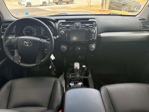 Used 2018 Toyota 4Runner TRD Off-Road Premium image 16