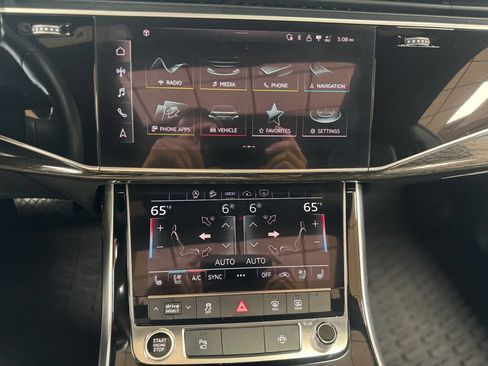 Used 2021 Audi Q8 Premium Plus w/ Premium Plus Package AWD/4WD image 25