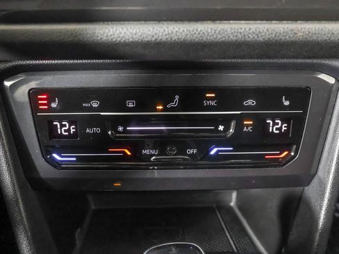 Used 2022 Volkswagen Tiguan SE R-Line image 32