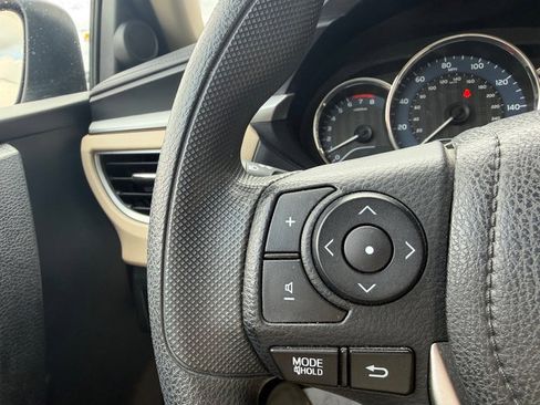 Used 2016 Toyota Corolla LE FWD image 17
