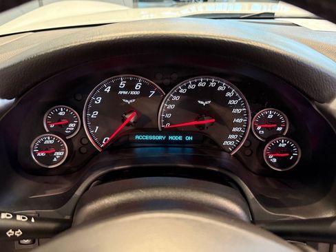 Used 2005 Chevrolet Corvette Convertible w/ Preferred Equipment Group RWD image 23