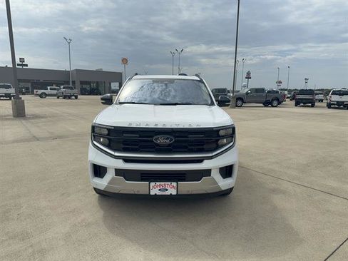 Used 2025 Ford Expedition Platinum AWD/4WD image 3