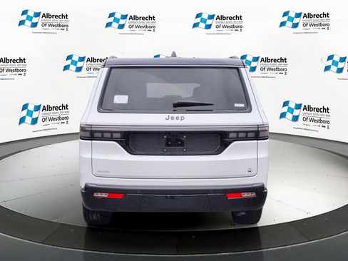 New 2026 Jeep Grand Wagoneer 4WD image 4
