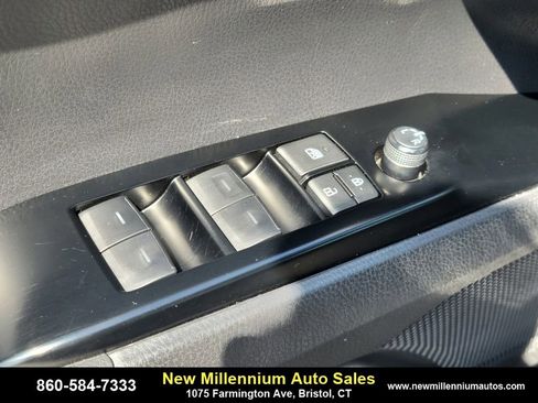 Used 2025 Toyota Camry SE image 17