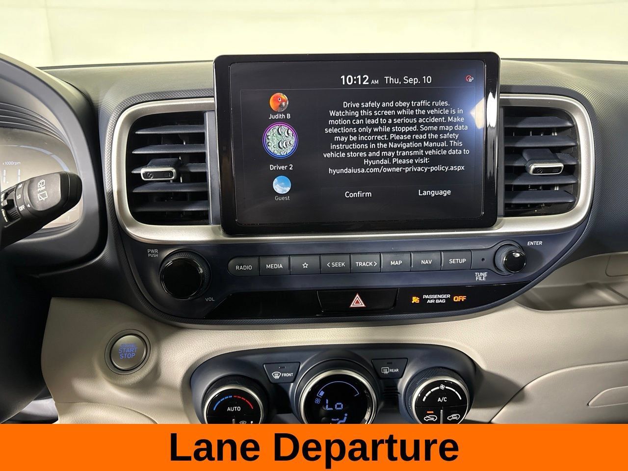 Used 2023 Hyundai Venue Limited FWD image 17