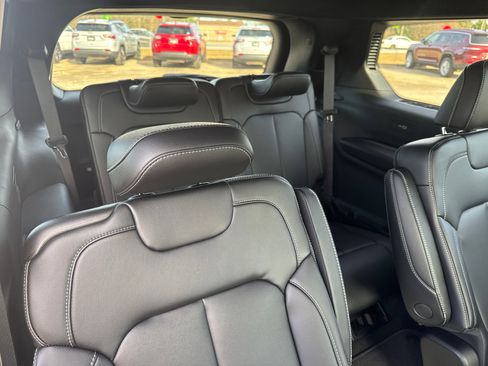 New 2025 Jeep Grand Cherokee L Limited w/ MOPAR Finishing Package image 16