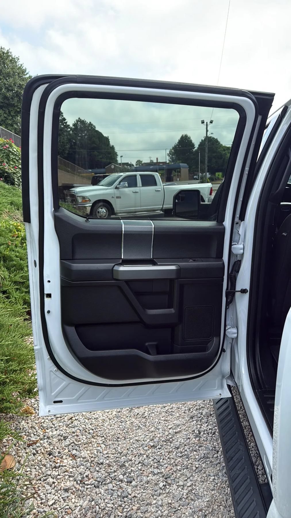 Used 2018 Ford F150 XLT w/ Equipment Group 302A Luxury AWD/4WD image 37