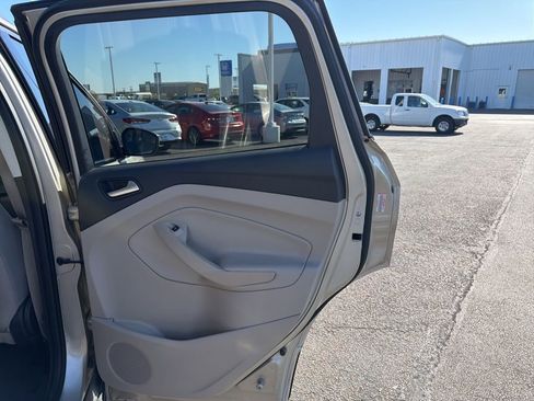 Used 2018 Ford Escape SE image 29