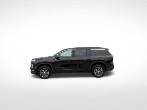 Used 2025 Chevrolet Traverse LT FWD image 6