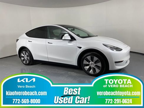 Used 2022 Tesla Model Y Long Range image 1