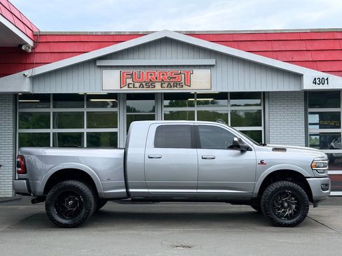 Used 2020 RAM 3500 Laramie AWD/4WD image 2