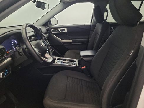 Used 2020 Ford Explorer XLT AWD/4WD image 17