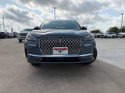 Used 2025 Lincoln Corsair FWD image 2