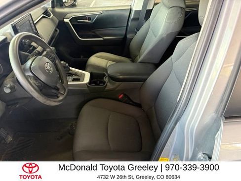 Used 2022 Toyota RAV4 XLE w/ Carpet Mat Package (TMS) AWD/4WD image 16