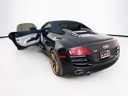 Used 2012 Audi R8 V10 image 19