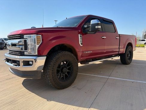 Used 2019 Ford F250 XLT w/ XLT Premium Package AWD/4WD image 7