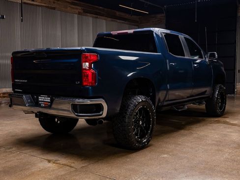 Used 2020 Chevrolet Silverado 1500 LT w/ Fleet Comfort Package AWD/4WD image 9