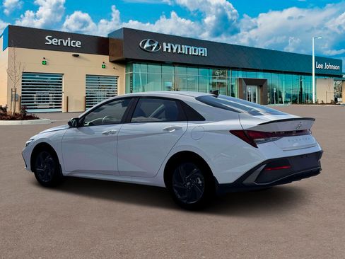 New 2026 Hyundai Elantra Sport FWD image 4