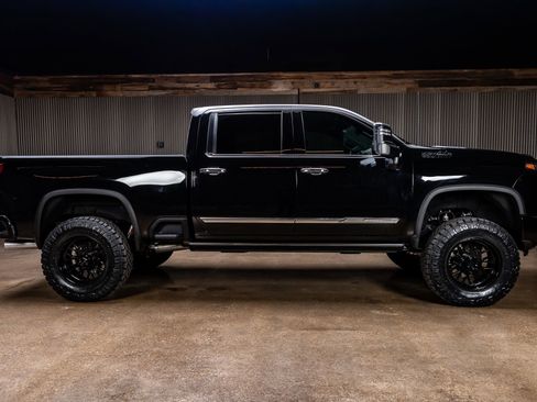 Used 2024 Chevrolet Silverado 2500 High Country w/ LPO, Dark Essentials Package image 11