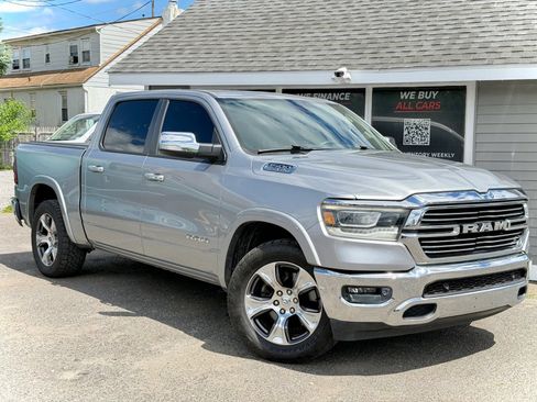 Used 2019 RAM 1500 Laramie AWD/4WD image 16
