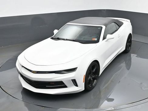 Used 2017 Chevrolet Camaro LT RWD image 21