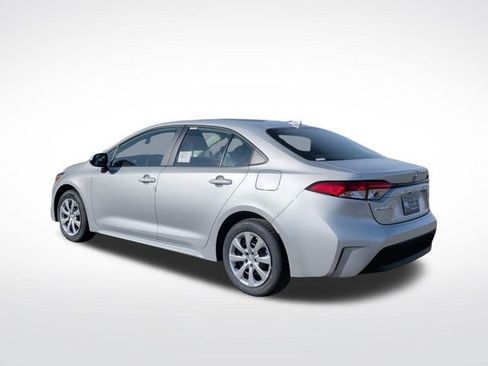 Used 2026 Toyota Corolla LE image 3