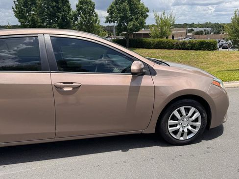 Used 2016 Toyota Corolla LE FWD image 35