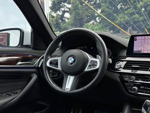 Used 2020 BMW 530i w/ M Sport Package RWD image 15