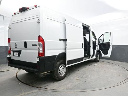 Used 2025 RAM ProMaster 2500 w/ Convenience Group FWD image 42