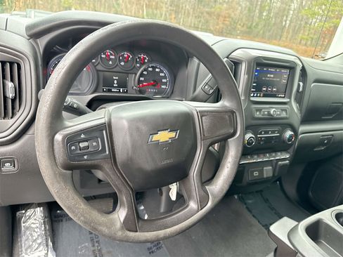 Used 2020 Chevrolet Silverado 1500 Custom w/ Custom Value Package image 16