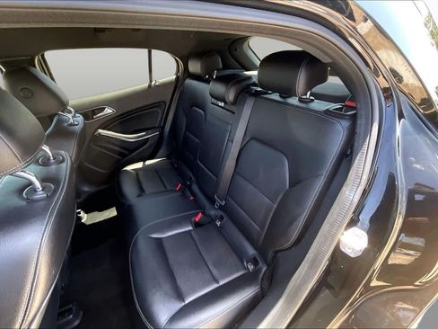 Used 2018 Mercedes-Benz GLA 250 w/ Premium Package image 20