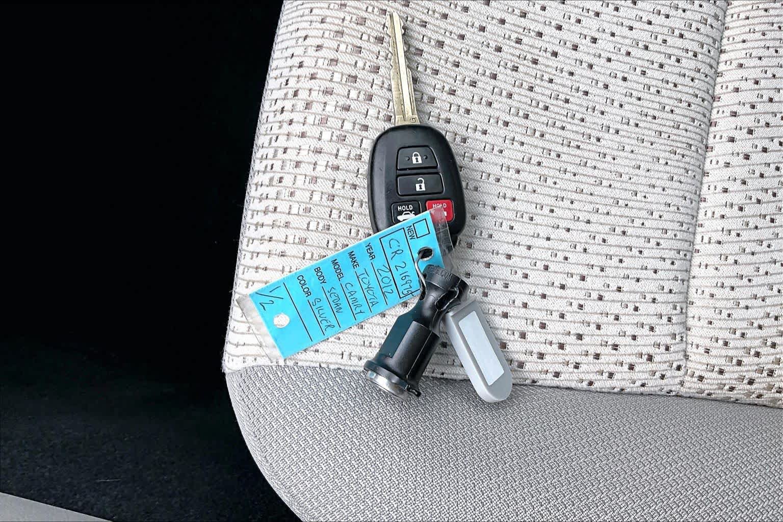 Used 2012 Toyota Camry LE FWD image 14