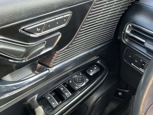 Used 2022 Lincoln Corsair AWD w/ Premium Package image 33