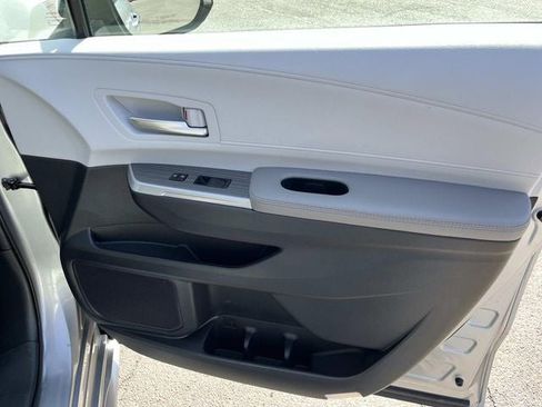Used 2025 Toyota Sienna XLE image 22