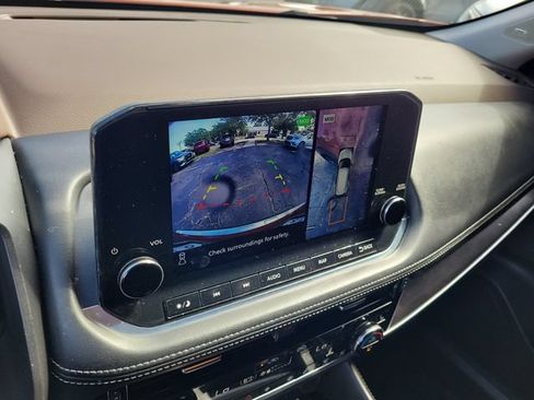 Used 2022 Nissan Rogue Platinum w/ Head-Up Display Package FWD image 30