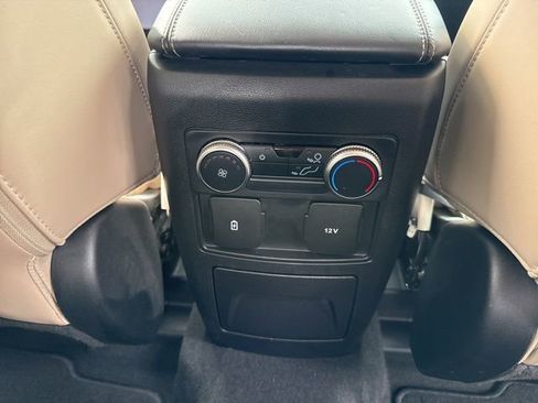 Used 2022 Ford Explorer XLT w/ Equipment Group 202A AWD/4WD image 32