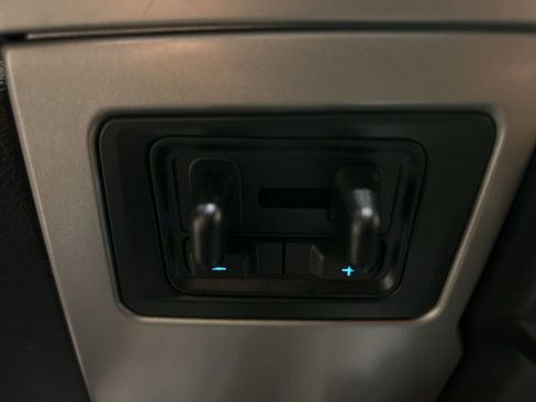 Used 2022 Ford F250 Lariat w/ Black Appearance Package image 16