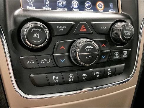 Used 2017 Jeep Grand Cherokee Limited AWD/4WD image 15