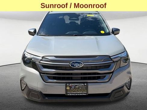 Used 2025 Subaru Forester Premium AWD/4WD image 4