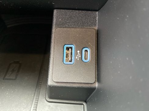 Used 2024 Ford Edge SEL w/ Convenience Package image 13