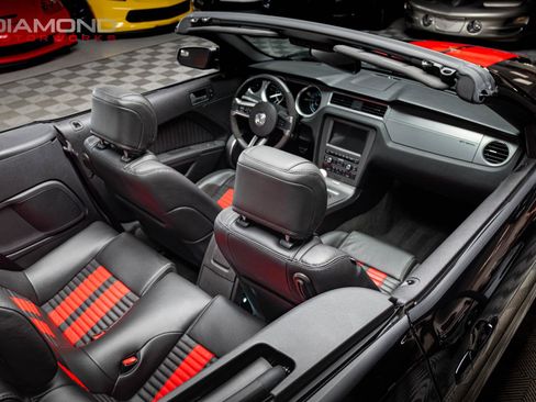 Used 2014 Ford Mustang Shelby GT500 w/ Equipment Group 821A RWD image 90