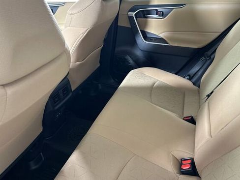 Used 2025 Toyota RAV4 XLE image 13