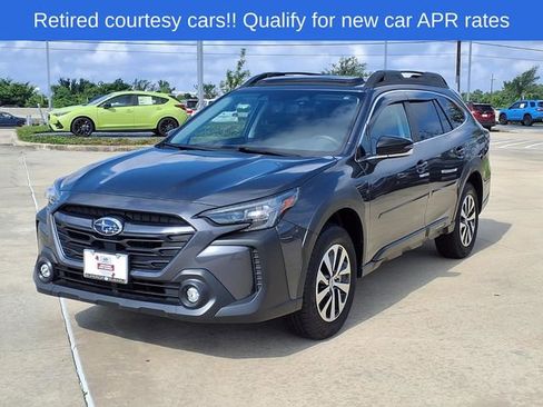 Certified 2025 Subaru Outback Premium w/ Popular Package #1A AWD/4WD image 3