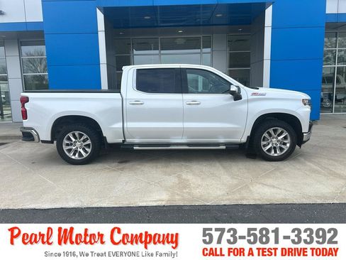 Certified 2022 Chevrolet Silverado 1500 LTZ w/ LTZ Premium Package AWD/4WD image 3
