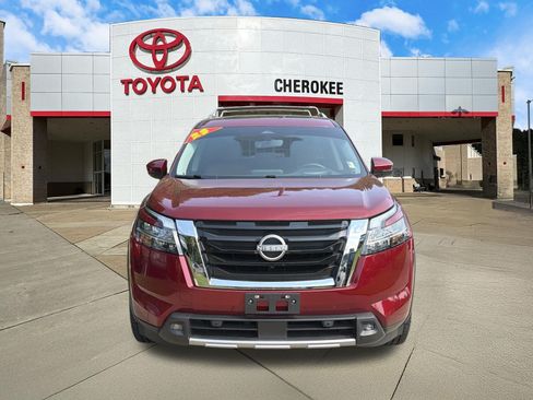 Used 2023 Nissan Pathfinder Platinum w/ Lighting Package (N93) AWD/4WD image 2
