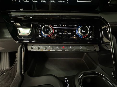 Certified 2024 GMC Sierra 1500 AT4 w/ AT4 Premium Package AWD/4WD image 31