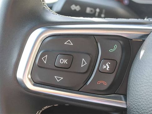 Used 2018 Jeep Wrangler Unlimited Sahara image 29