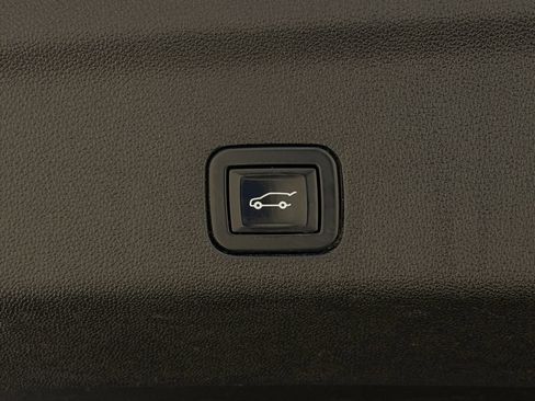Used 2021 Cadillac Escalade Sport w/ Driver Assist Tech Package AWD/4WD image 31