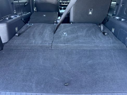 Used 2026 Toyota Highlander XLE AWD/4WD image 25